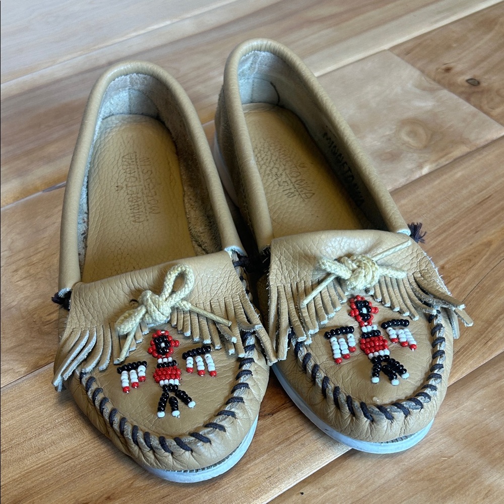 Minnetonka Light Brown Leather Moccasins